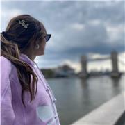 Insegnante di store filosofia impartisce lezioni